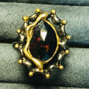 Gold & Black Ornate Womenโs Ring with black opal